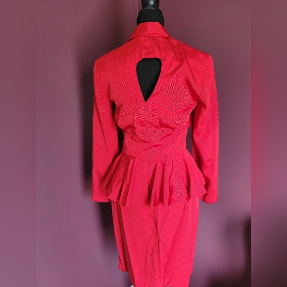 Vintage Gorgeous Red 2 pc dress, like new condition, Dry Cleaned - Picture 6 of 14
